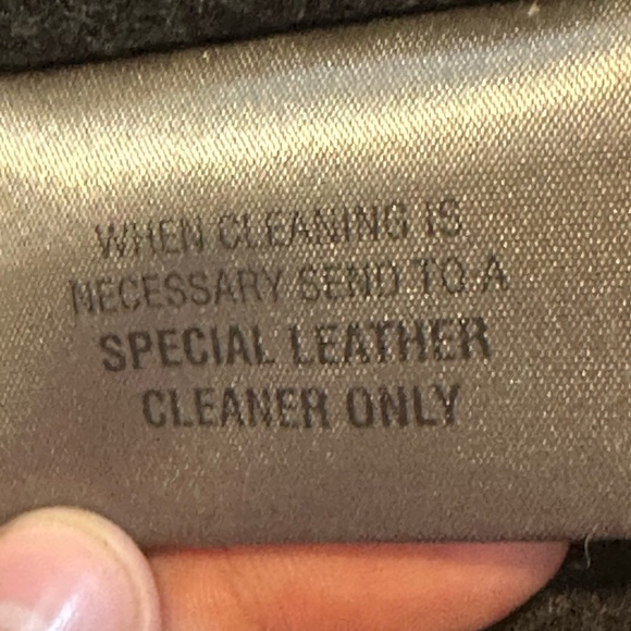 Wilsons Leather Black Bomber Jacket Men's
Medium Thinsulate Insulation RN 69426 - Picture 12 of 15